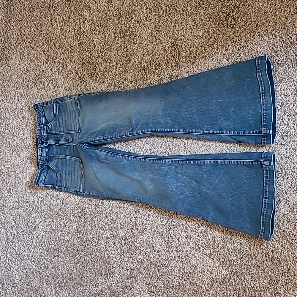American Eagle Women’s AE Super HighRise Flare Next Level Stretch Jeans - 6